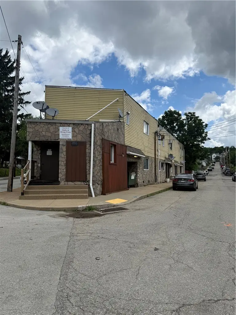 161 Hall Ave, Washington, PA 15301 - #1
