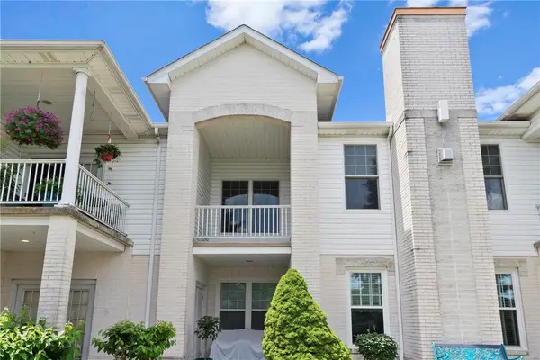 201 Adams Pointe Blvd #4, Mars, PA 16046