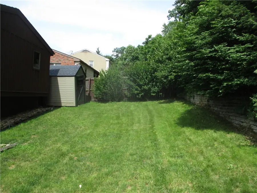 106 Larchwood Dr, Turtle Creek, PA 15145 - #3