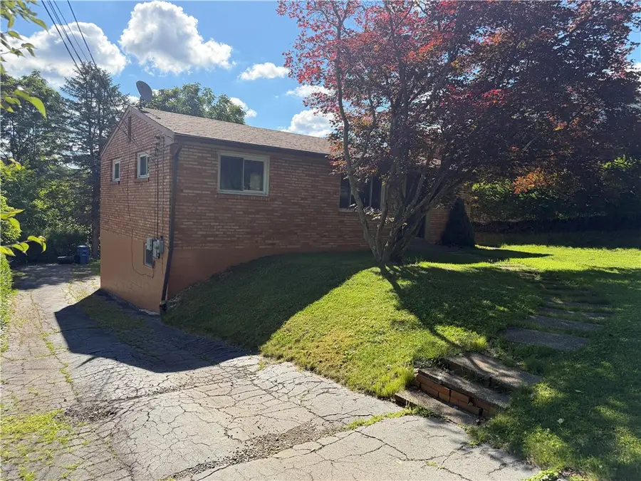 1677 Dunluce Drive, Baldwin, PA 15037 - #2