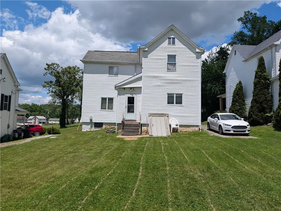 3506 Kings Hill Rd, Connellsville, PA 15425 - #2