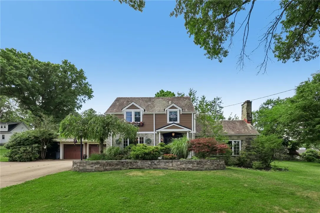 816 Woodland Ave, Oakmont, PA 15139 - #1