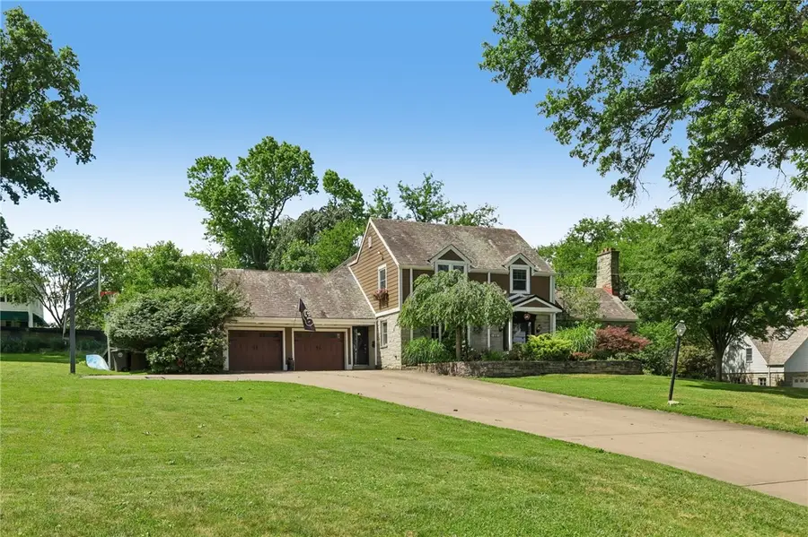 816 Woodland Ave, Oakmont, PA 15139 - #2