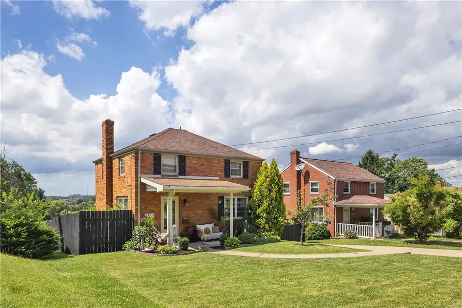 4470 Woodhill Dr, Homestead, PA 15120 - #2