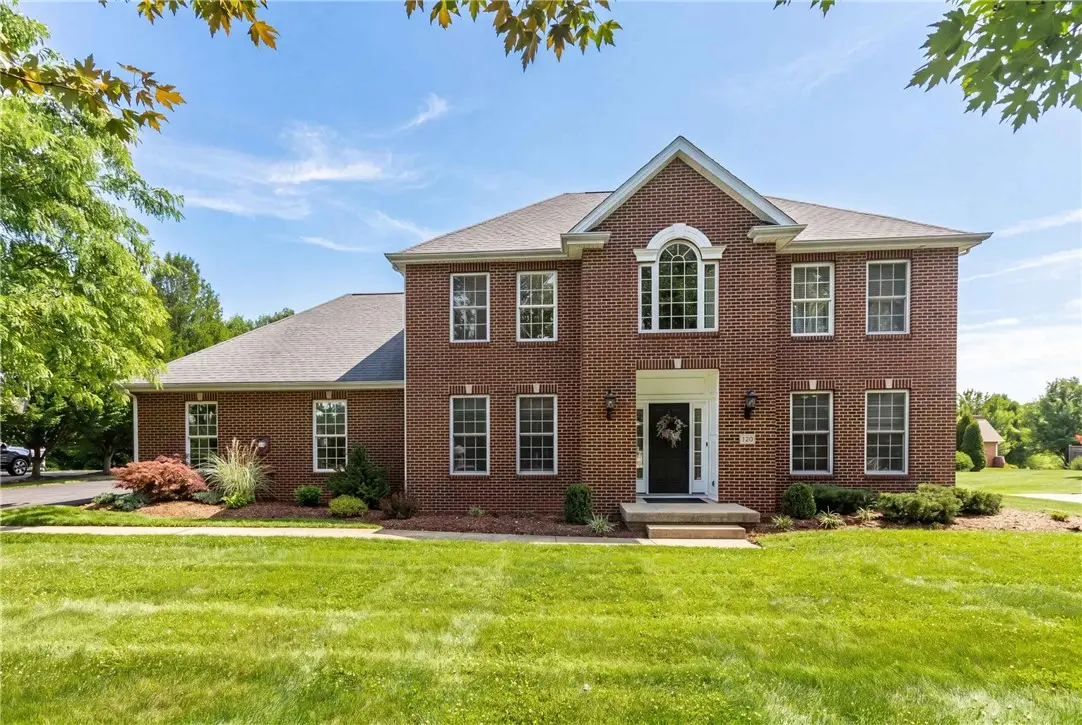 110 Timberline Dr, Washington, PA 15301 - #1