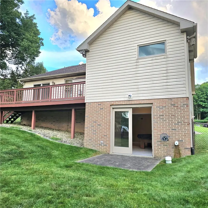 130 Mcdermott Rd, Trafford, PA 15085 - #2
