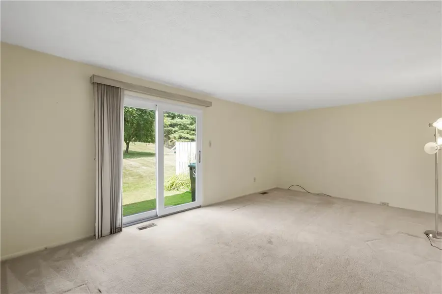 536 Hunters Path Rd, Bridgeville, PA 15017 - #3