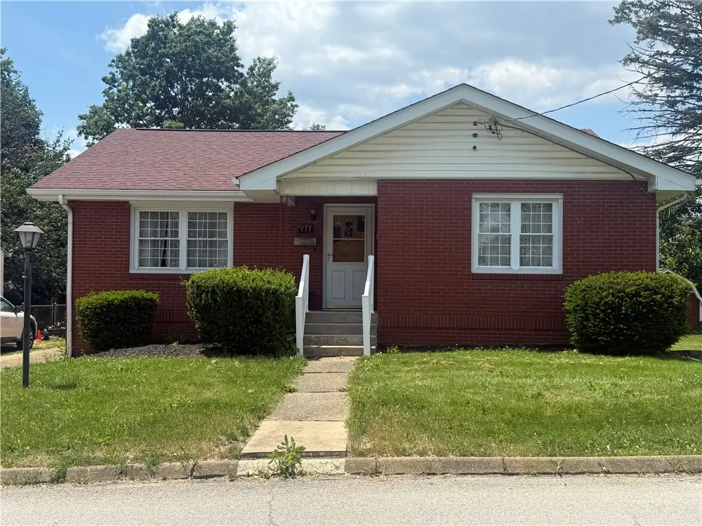 717 18th Ave, Beaver Falls, PA 15010 - #1