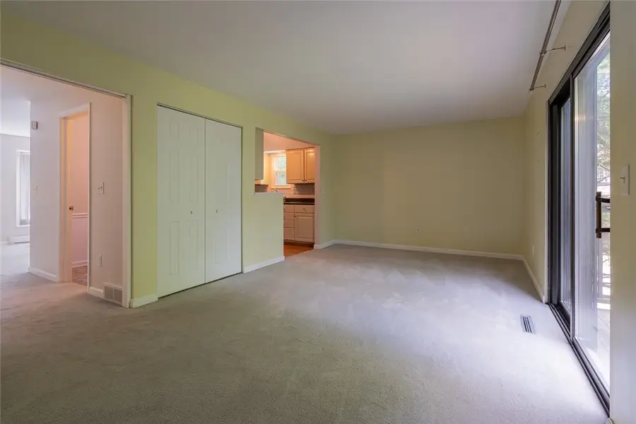 221 Woodbridge Ct, Pittsburgh, PA 15237 - #3