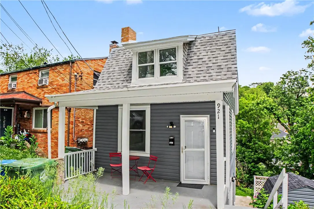 921 Saint Anne St, Pittsburgh, PA 15234 - #1