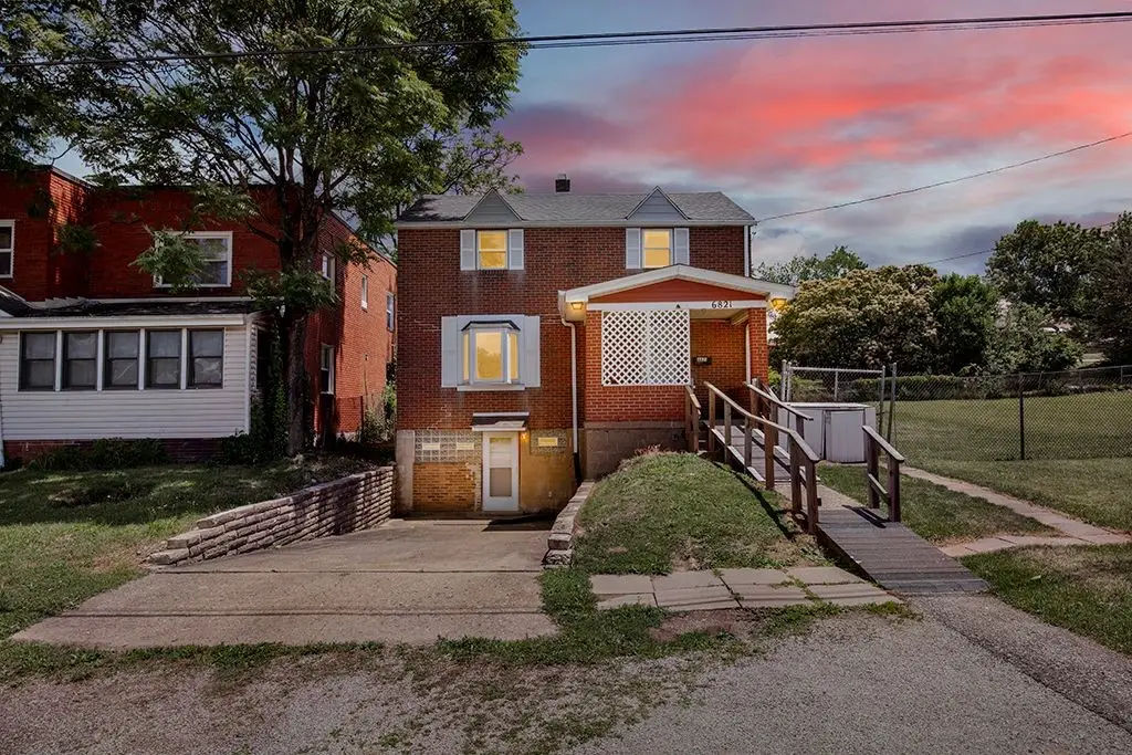 6821 Buchanan Ave, West Mifflin, PA 15122 - #1