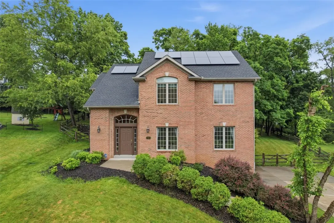 7063 Bennington Woods Dr, Pittsburgh, PA 15237 - #1
