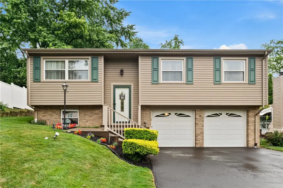204 Manor Dr, Pittsburgh, PA 15236 - #2