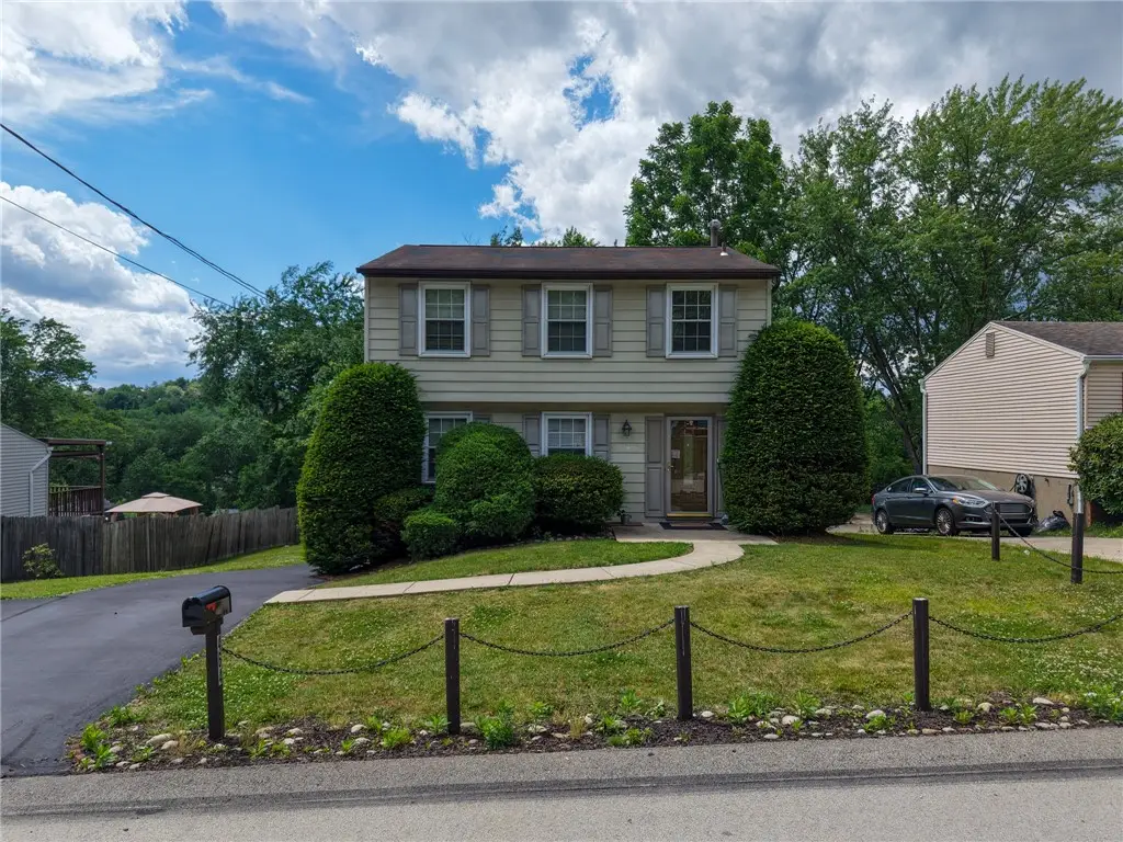 464 Tivoli Rd, Pittsburgh, PA 15239 - #1