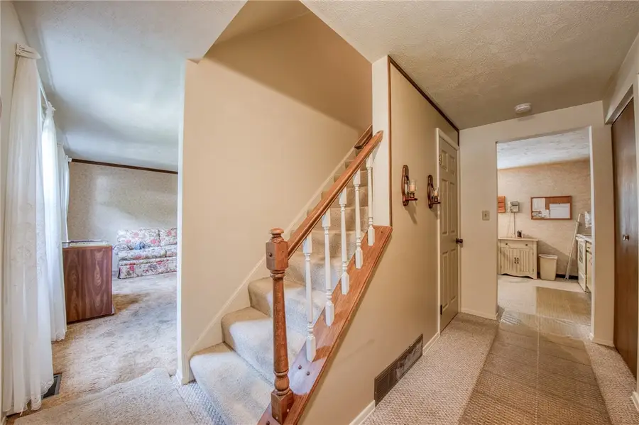 464 Tivoli Rd, Pittsburgh, PA 15239 - #2