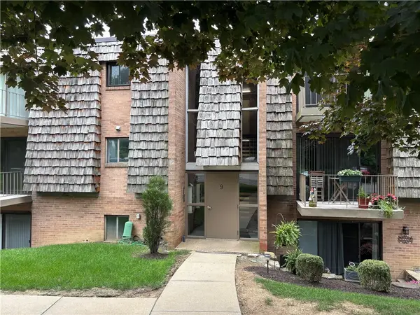 915 Forest Green Dr., Moon Twp, PA 15108