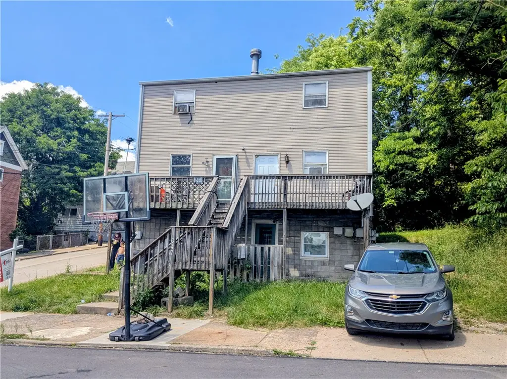 347 Highland Ave, Turtle Creek, PA 15145 - #1