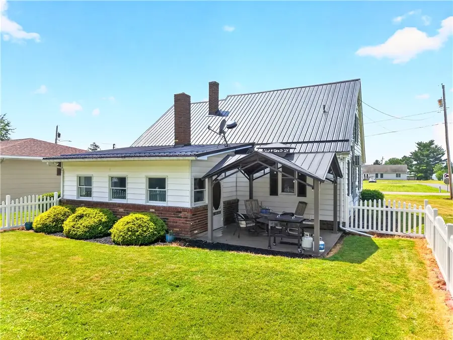 160 Elizabeth St, Hopwood, PA 15445 - #3