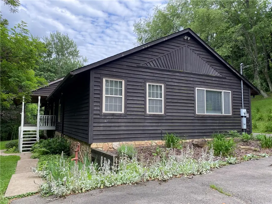 120 Alter Rd., New Kensington, PA 15068 - #2