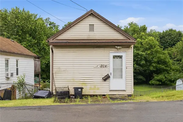 304 Division St, West Mifflin, PA 15122