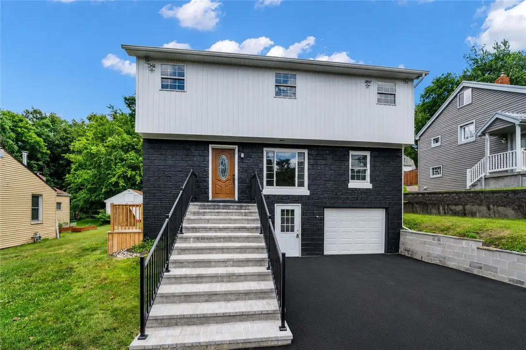 1113 Grandview Ave, Coraopolis, PA 15108 - #1