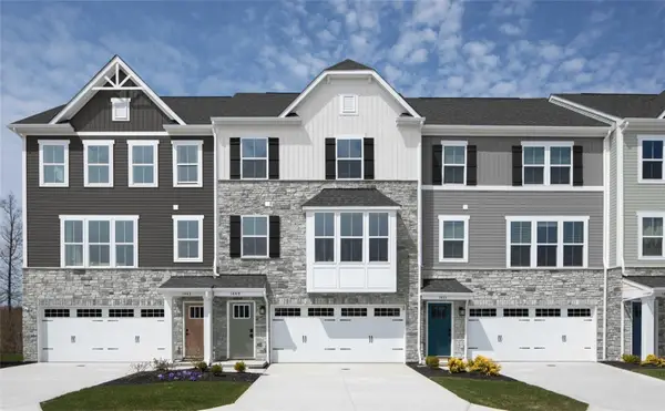 152 Ironwood Street, Zelienople, PA 16063