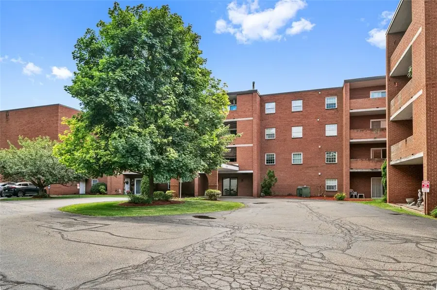 2850 Edgecliff Rd Unit #7, Lower Burrell, PA 15068 - #2