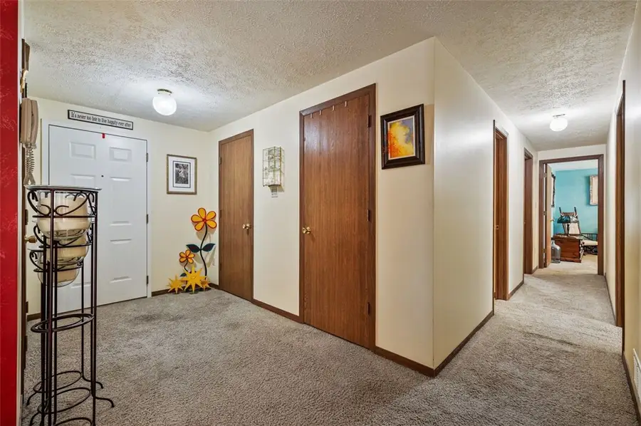 2850 Edgecliff Rd Unit #7, Lower Burrell, PA 15068 - #3