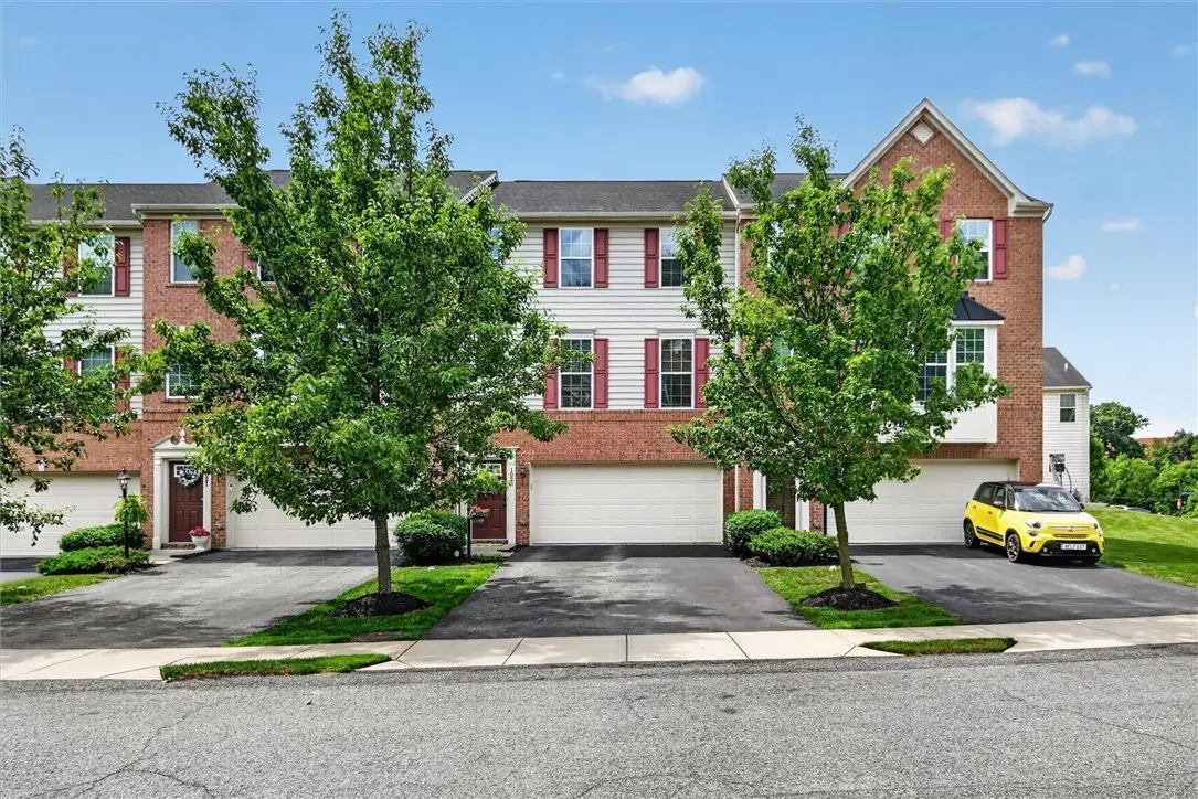1023 Grey Fox Cir, Bridgeville, PA 15017 - #1