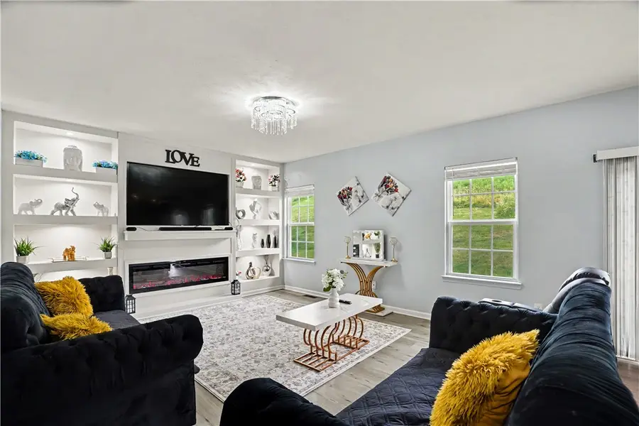 370 Greene Dr, Clairton, PA 15025 - #2