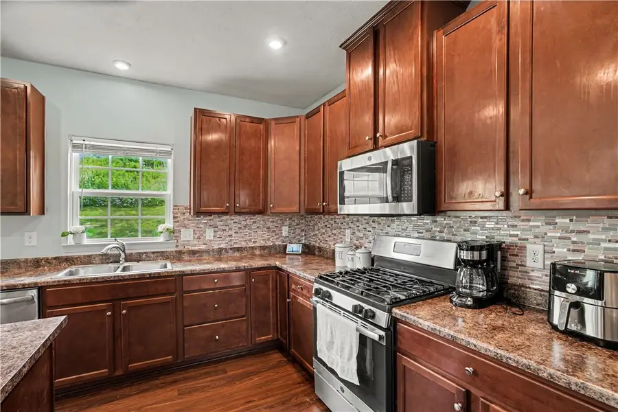 370 Greene Dr, Clairton, PA 15025 - #3