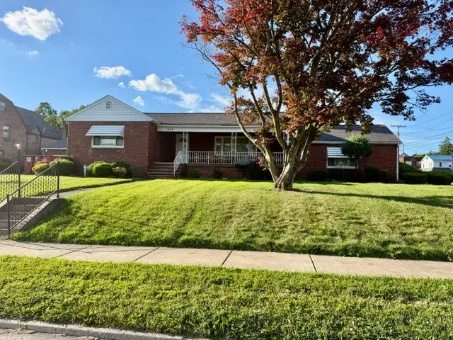 319 Sumner Ave, New Castle, PA 16105 - #1