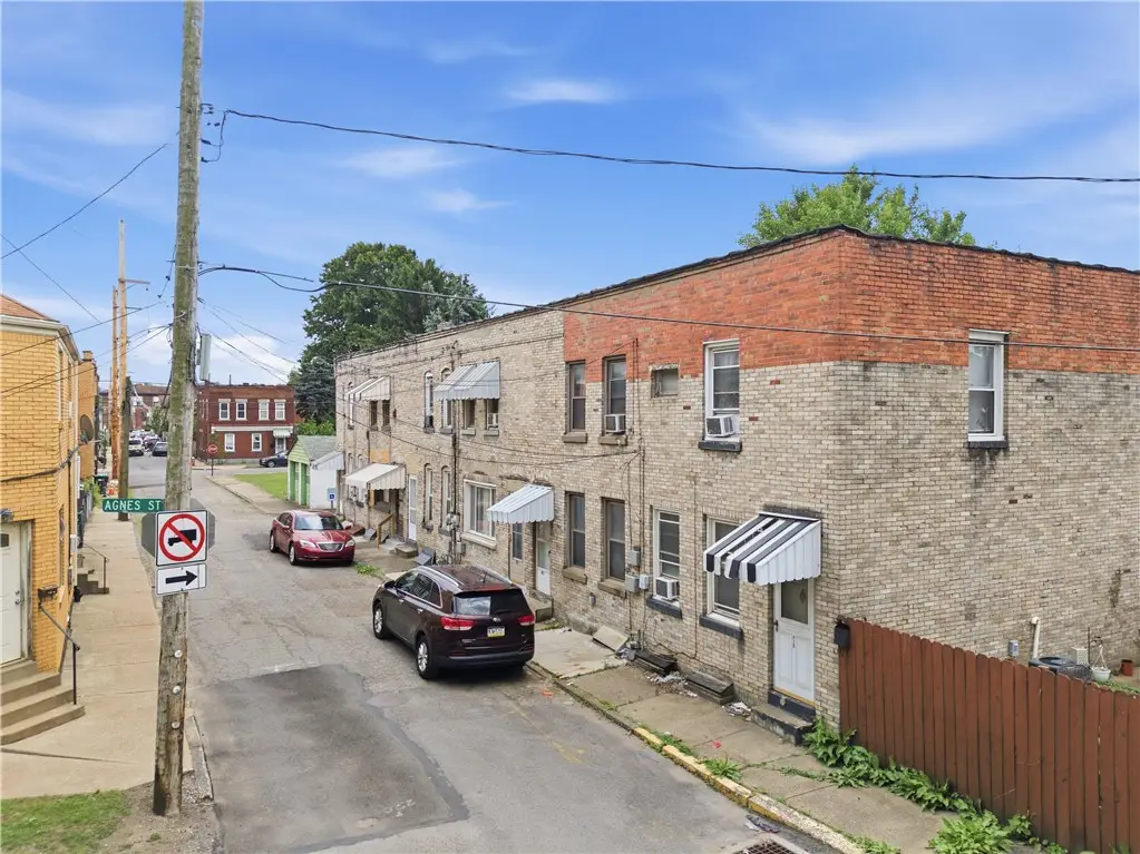 409 Gardner St, McKees Rocks, PA 15136 - #1