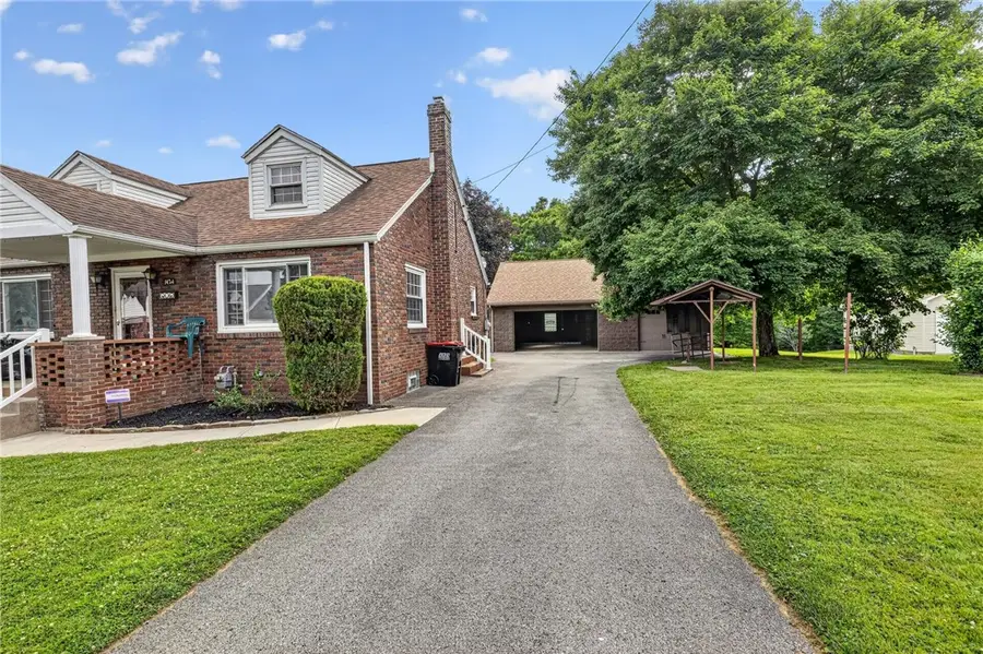 1424 Jackson Ave, New Castle, PA 16101 - #2