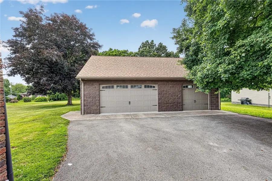 1424 Jackson Ave, New Castle, PA 16101 - #3