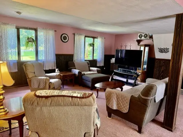 1652 Frew Mill Rd, New Castle, PA 16101 - #2