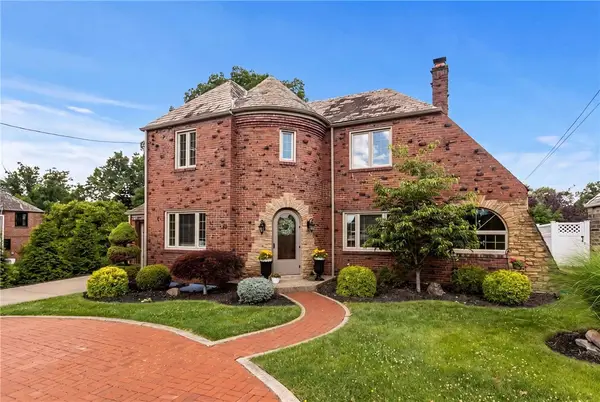 130 Crestview Dr, Pittsburgh, PA 15236