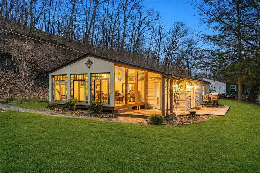 142 Twin Lakes Dr, Zelienople, PA 16063 - #2