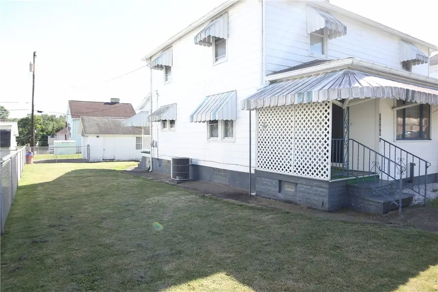 3346 3rd St, Grindstone, PA 15442 - #2