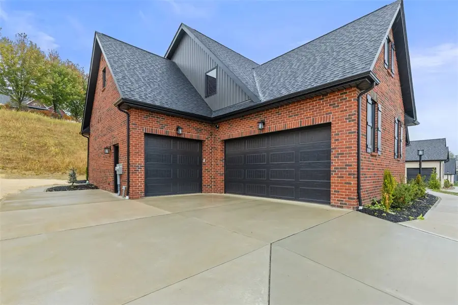 1037 Skyline Dr, Canonsburg, PA 15317 - #2