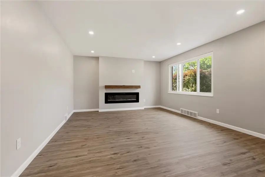 348 Fielding Dr, Pittsburgh, PA 15235 - #3