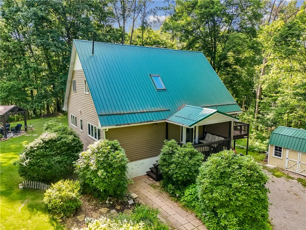 32 Woodlawn Dr, Freeport, PA 16229 - #1