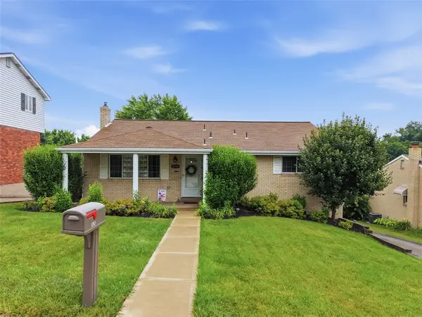 1710 Gina Dr, West Mifflin, PA 15122
