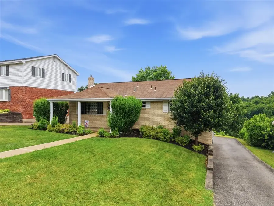 1710 Gina Dr, West Mifflin, PA 15122 - #3