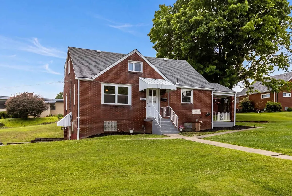1376 Peterson Dr, Clairton, PA 15025 - #1