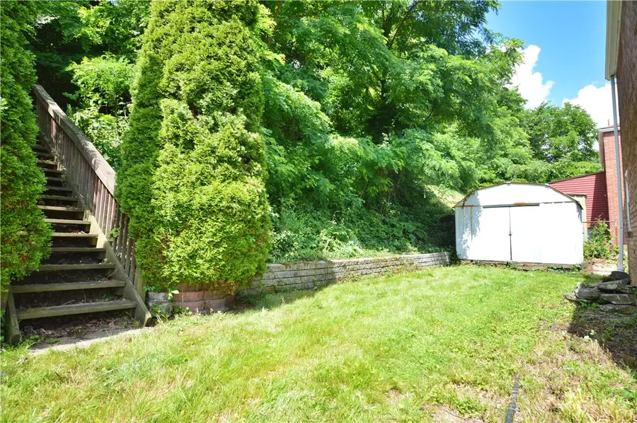 1056 Lindberg Ave, Homestead, PA 15120 - #2