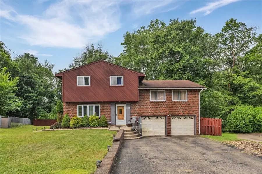 321 Saint Moritz Dr, Monroeville, PA 15146 - #2