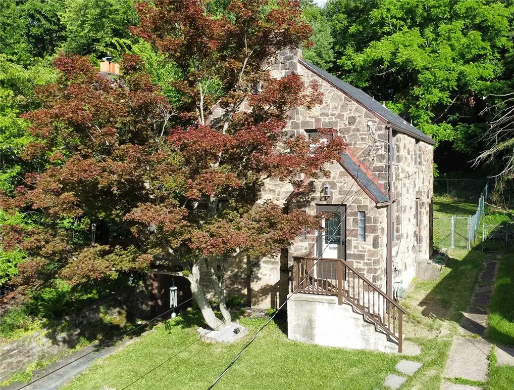 2218 Laketon Rd, Pittsburgh, PA 15221 - #1