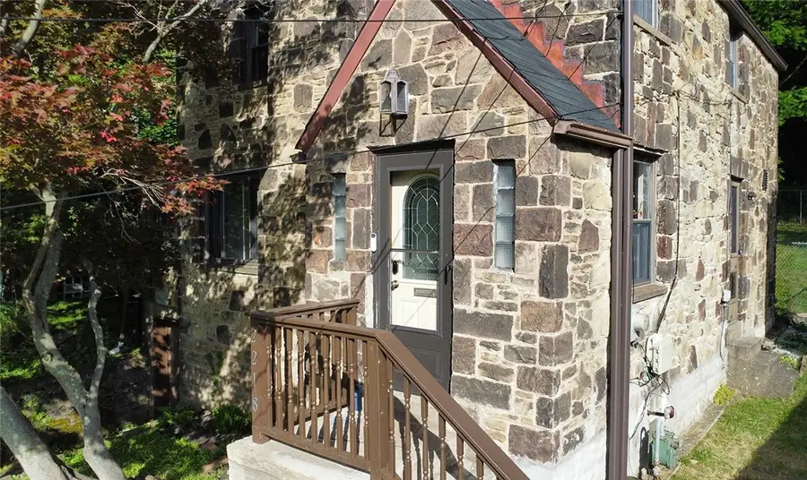 2218 Laketon Rd, Pittsburgh, PA 15221 - #2