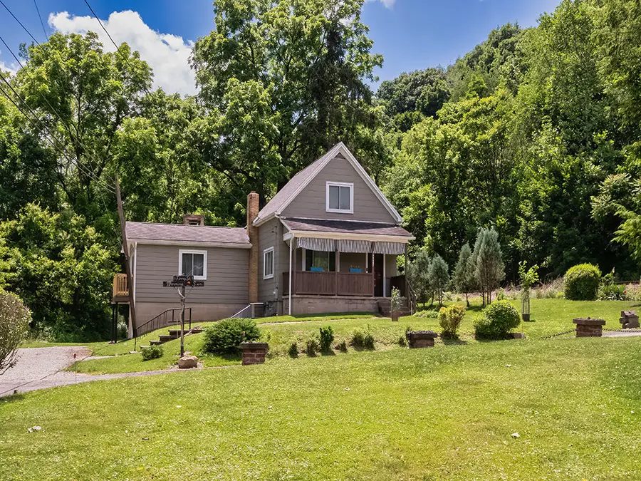 2 Ferry Street, East Vandergrift, PA 15629 - #3